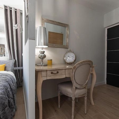 Le Petit Prince- Studio Cosy 2 Pers -Metro Valmy ลียง ภายนอก รูปภาพ
