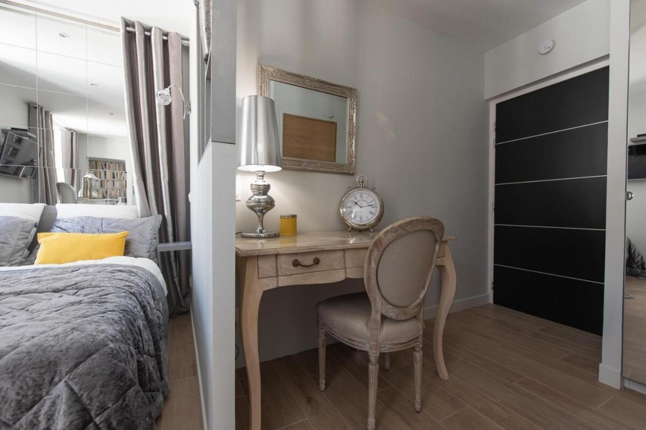 Le Petit Prince- Studio Cosy 2 Pers -Metro Valmy ลียง ภายนอก รูปภาพ